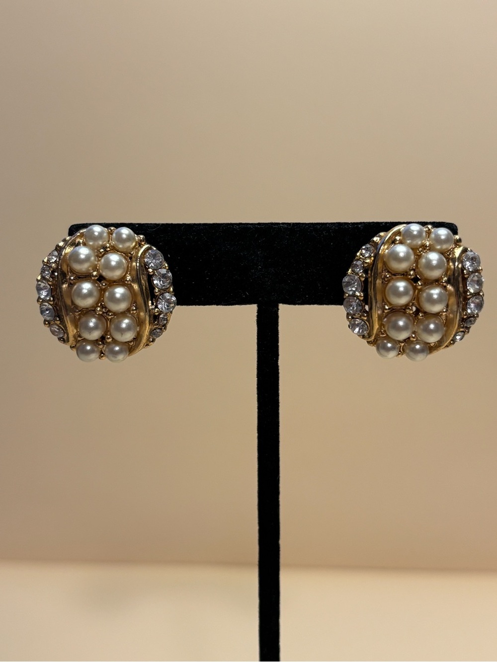 Classic Pearl & Crystal Gold Screwback Earrings 1”